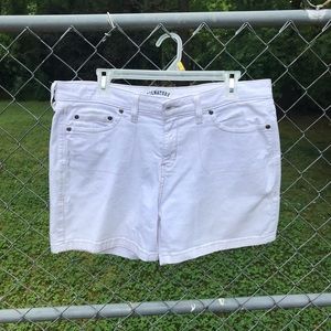White Levi Strauss Jean shorts size 14